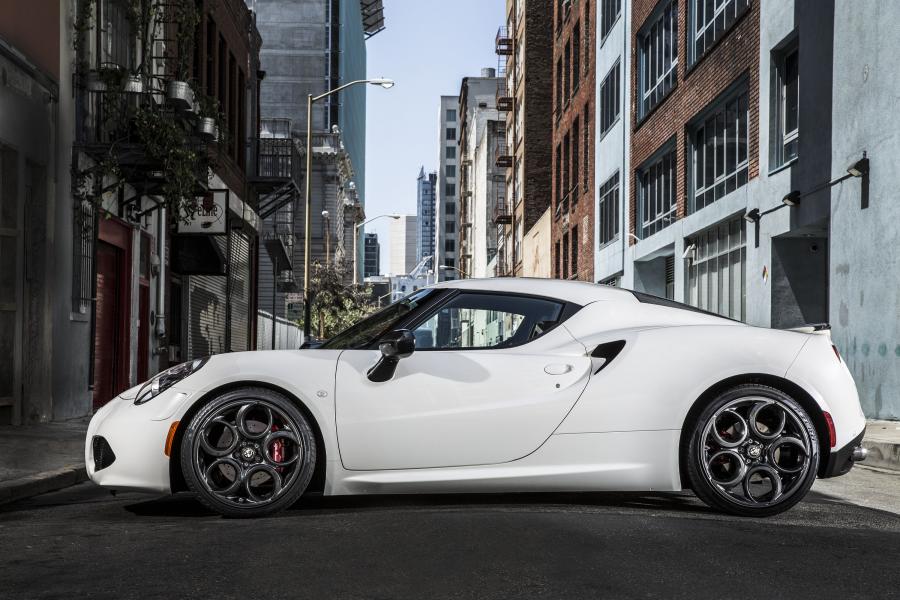 Alfa Romeo 4C Launch Edition (960) 2015 года  (NA) (фото 16 из 44)